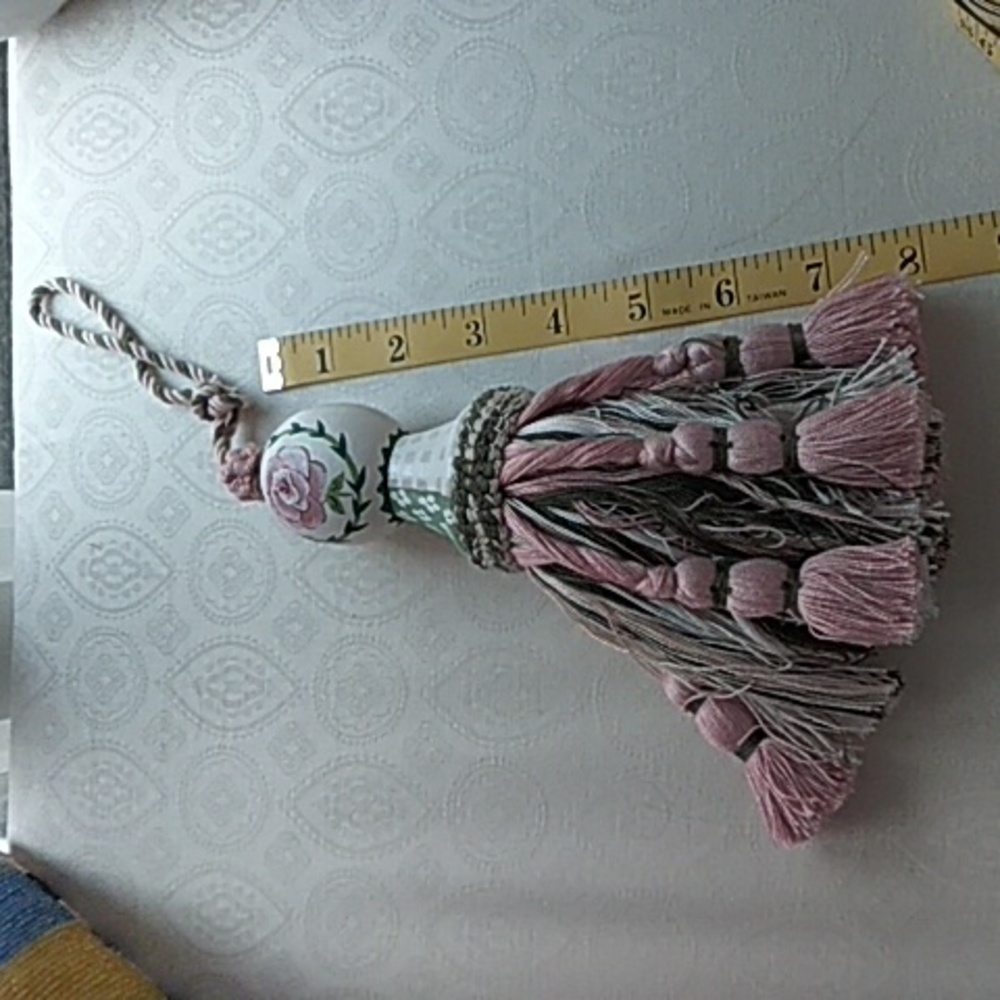 HAND PAINTED TASSEL - Picture 3 of 3